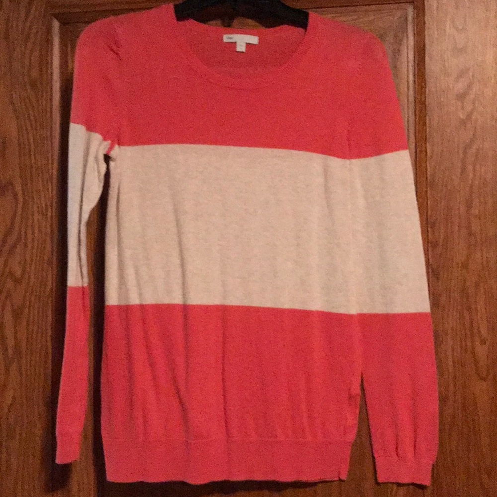 Long sleeve light sweater